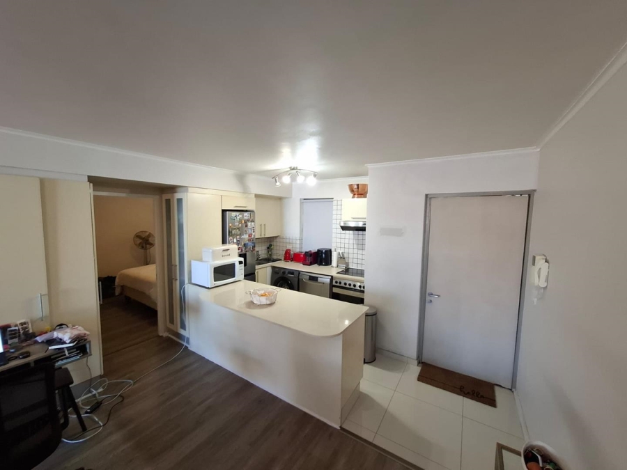 2 Bedroom Property for Sale in Sea Point Western Cape